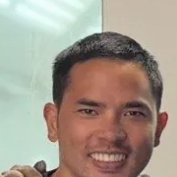 Jeremy Li, owner of Crown Auto Body